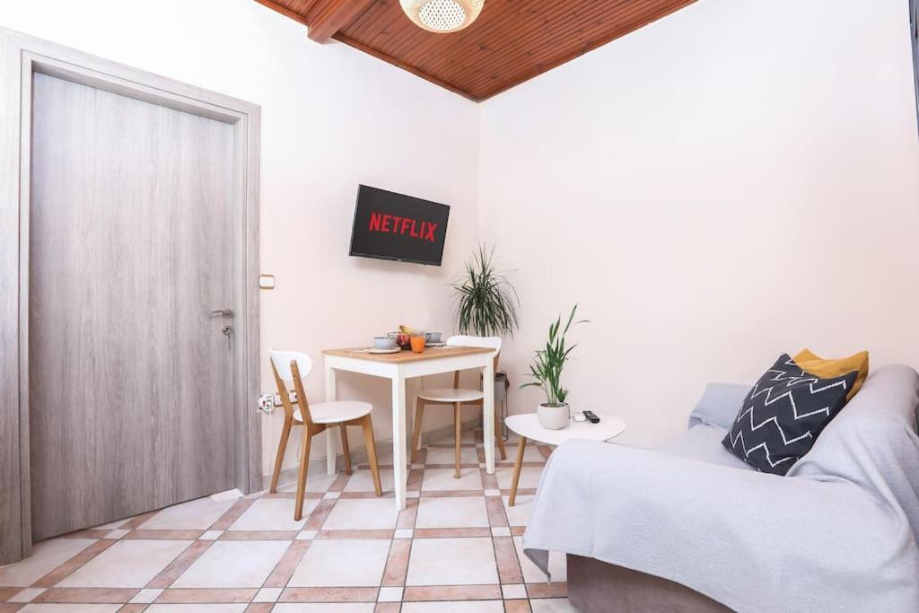 Nicola's House Apartment