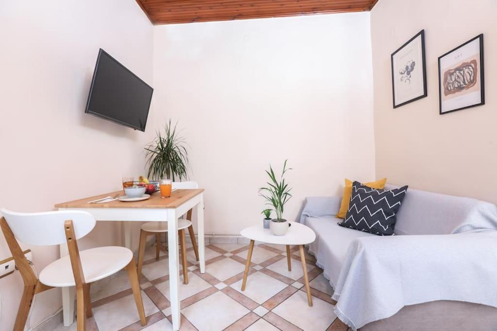 Nicola's House Apartment